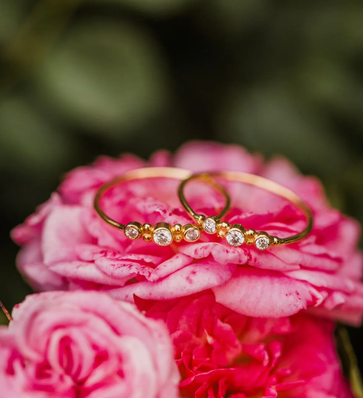 3 stone diamond ball ring