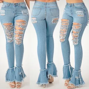 Classic jeans with fringed holes