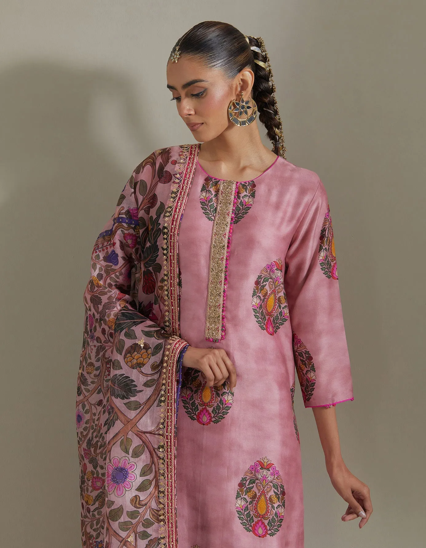 Classic Kurta Set With Pants - Pink