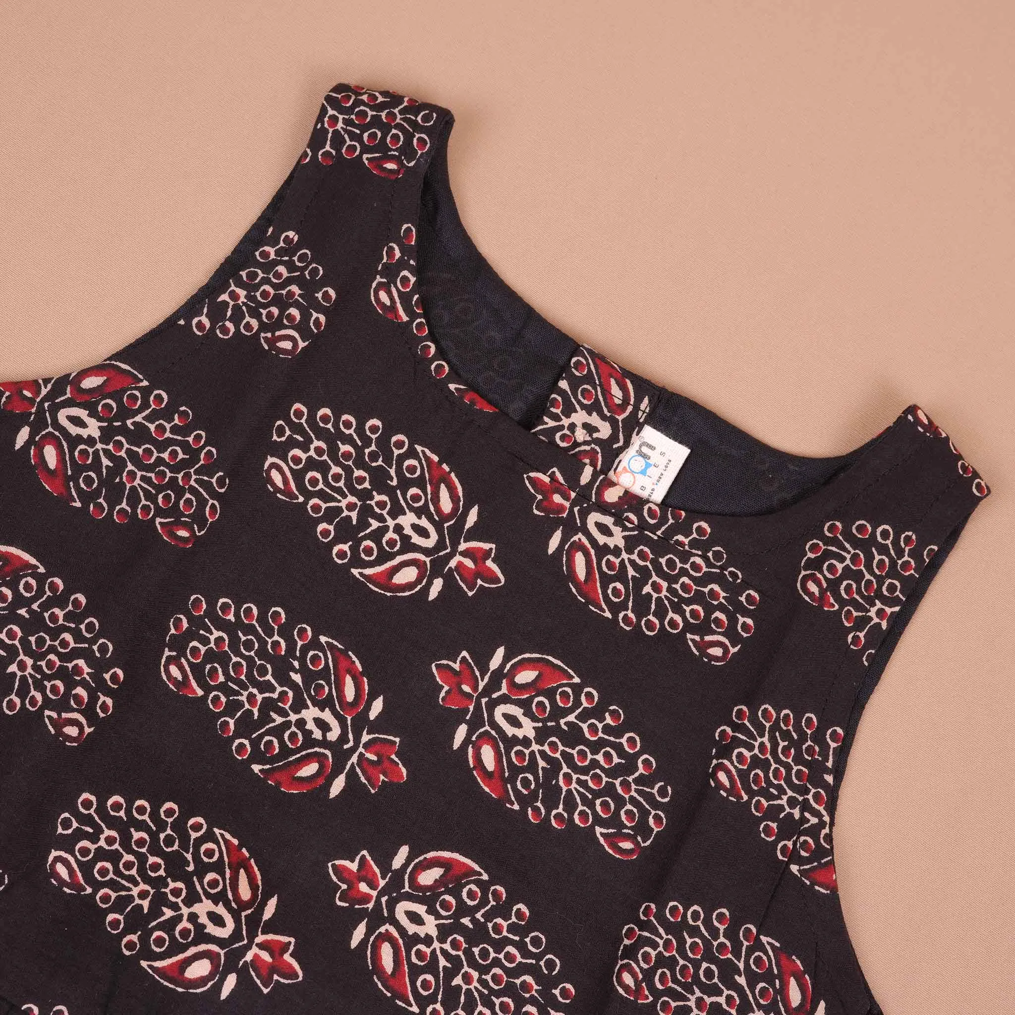 Elegant Black Floral Paisley Cotton Girls CO-ORD SET – Comfortable & Trendy